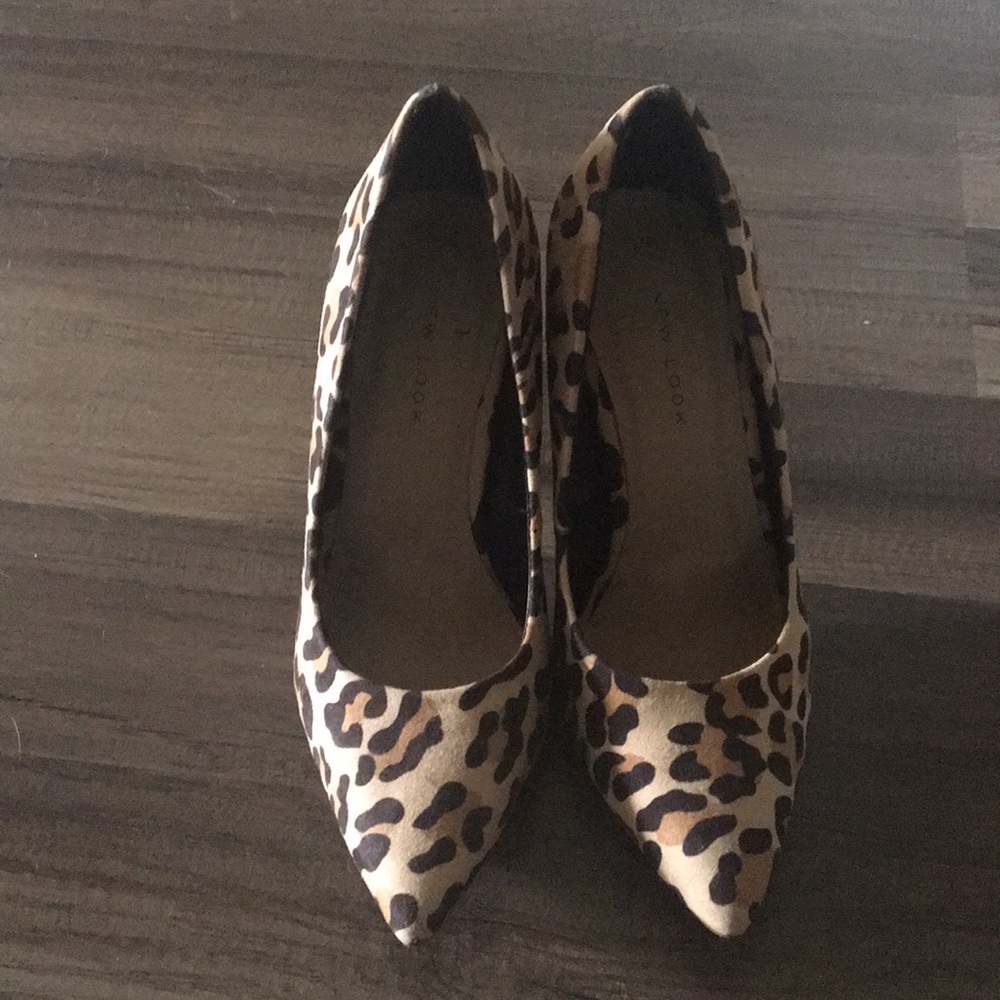New Look leopard pumps.